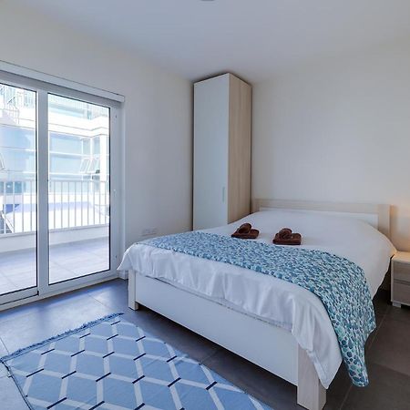 Stunning 3Br Apartment With Marina Views Ta Xbiex Exterior photo